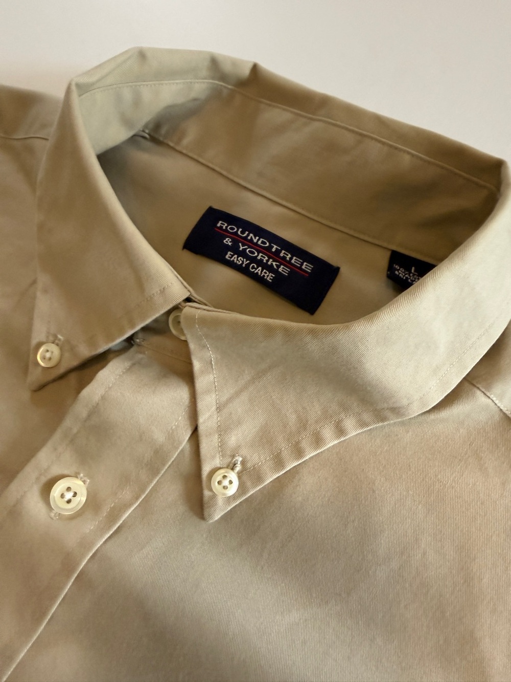 Roundtree & Yorke Easy Care Khaki Cotton Button-Down Shirt Men’s Large